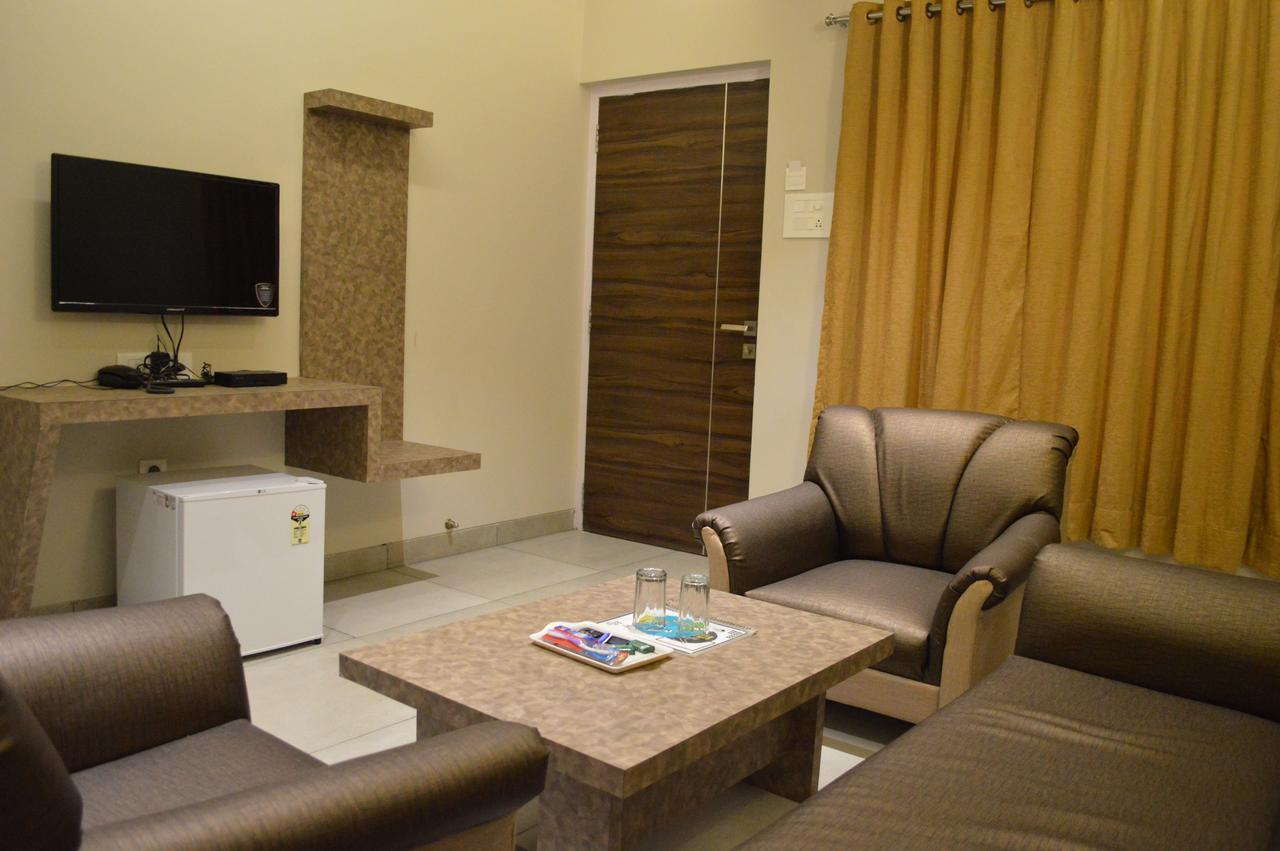 Resort Ruturaj Inn Alibag Exterior photo
